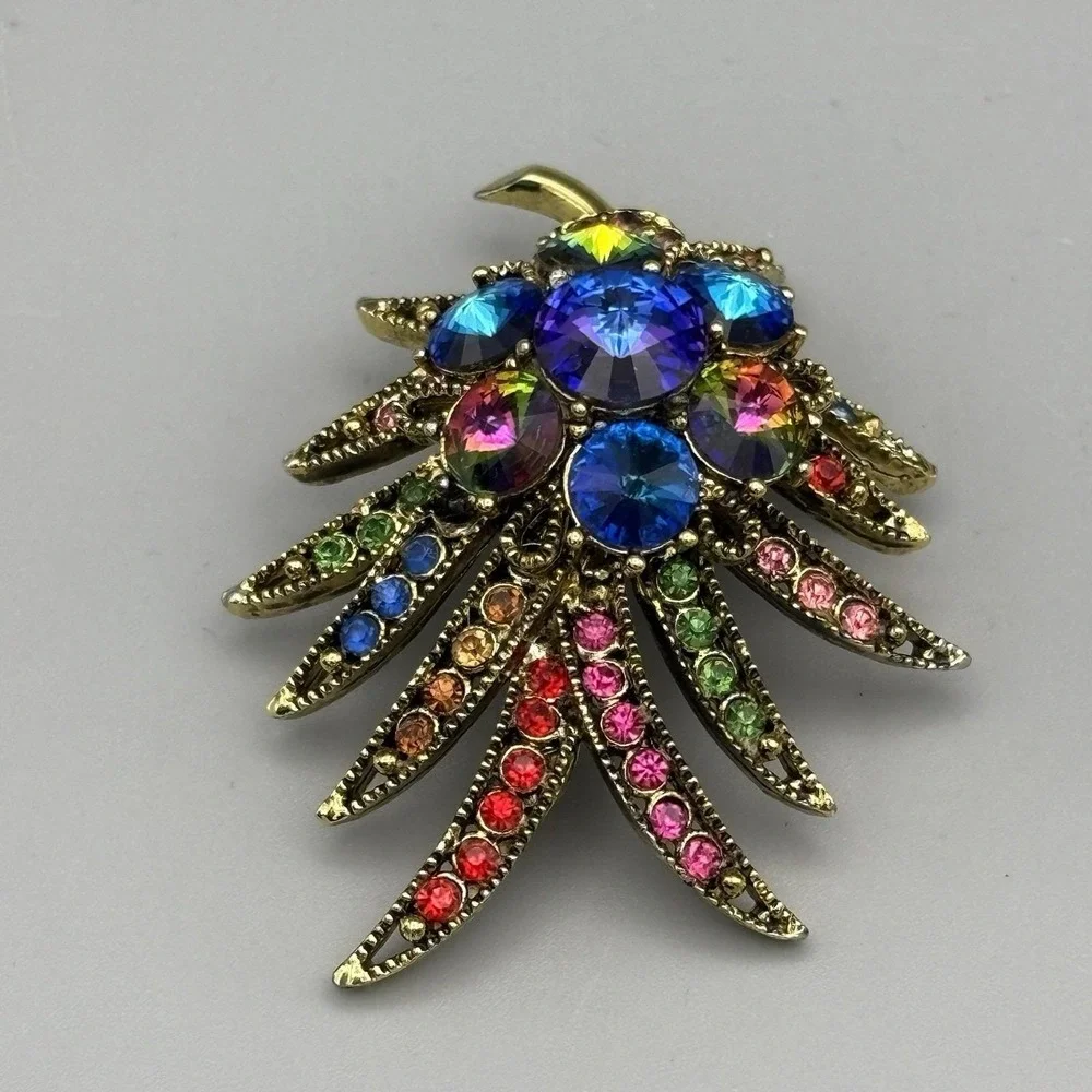Vintage Weiss Brooch Harlequin Rivoli Unsigned Leaf GORGEOUS RARE